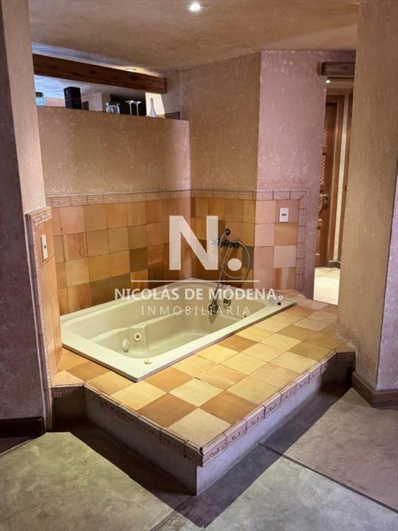 Vende apartamento en Marina del este, Punta