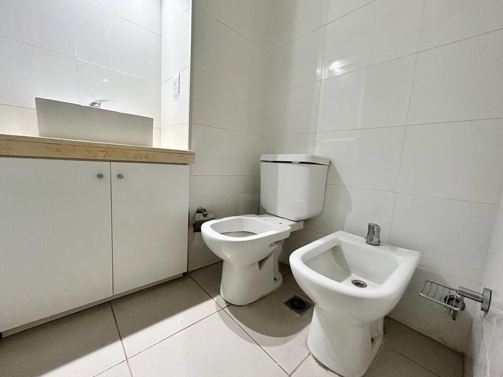 Alquiler Apartamento al frente con dos dormitorios en Aguada