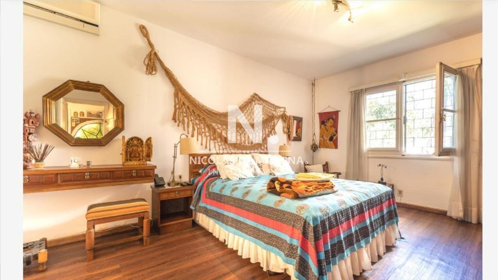 VENDE CASA DE 5 DORMITORIOS EN PLAYA MANSA, PUNTA