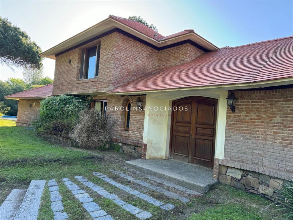 Casa en venta de 4 dormitorios en Golf, Punta del Este.