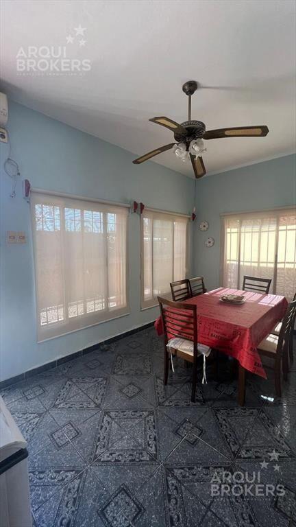 Casa de dos dormitorios en  venta en Jardines del Hipódromo
