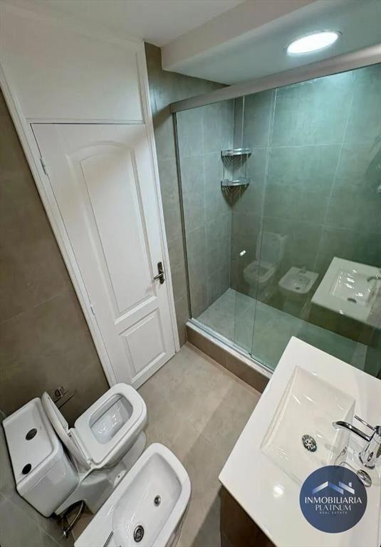 Apartamento en alquiler c/ cochera en Puerto Buceo