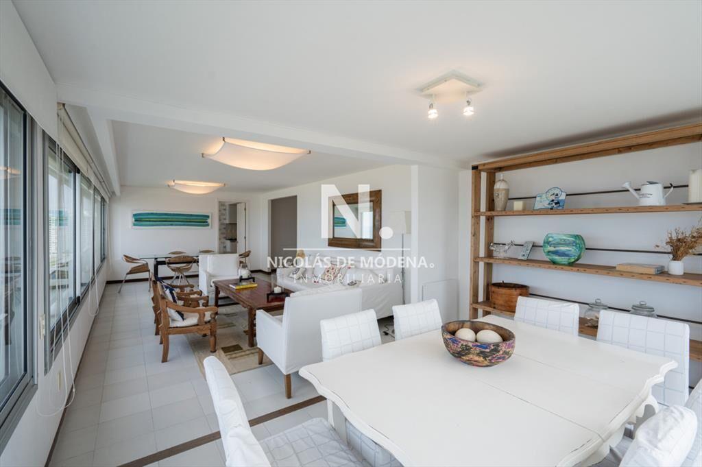Apartamento en Venta de 3 dormitorios Frente al ,