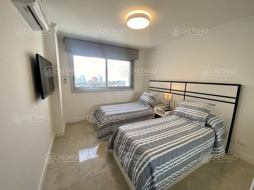 Alquiler anual apartamento 2 dormitorios playa mansa Punta