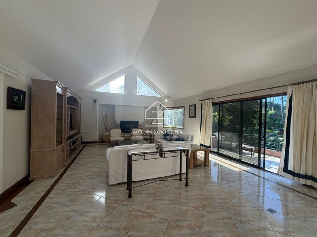 Casa en Alquiler anual Punta del este 3 dormitorios San Raf