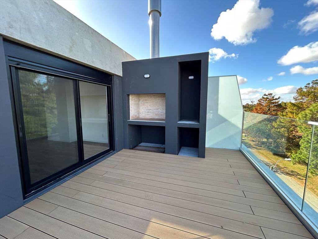 Venta Penthouse 3 dormitorios con renta Barra de Carrasco