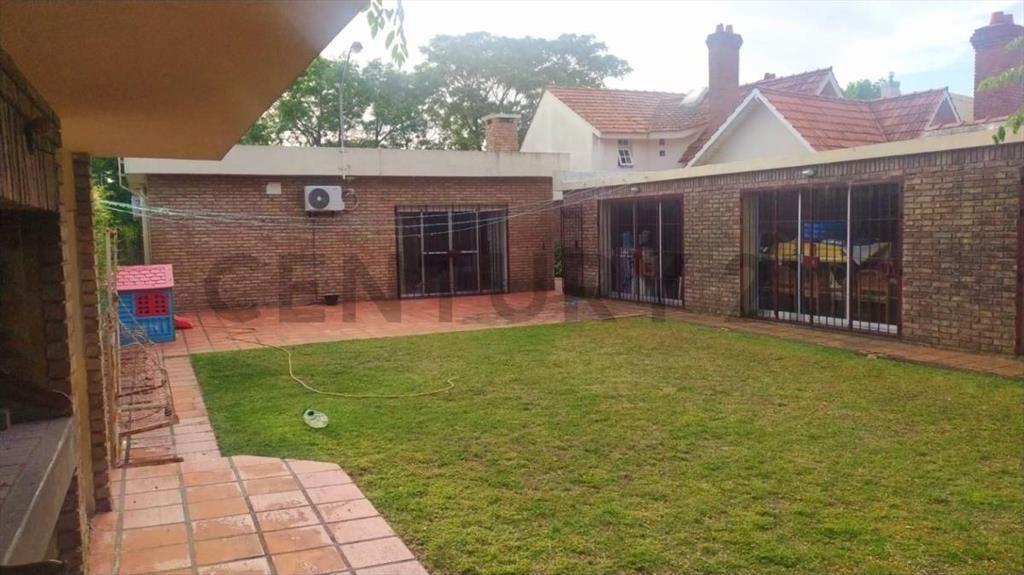 VENTA casa 100mt  Av Italia-3D-2B-Garage-986mt2-ACEPTA BA...