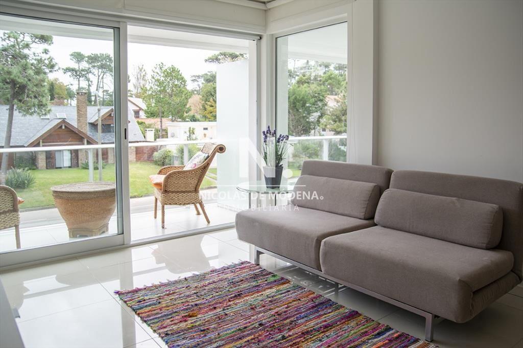 Departamento de 1 dormitorio en playa Mansa. DEL
