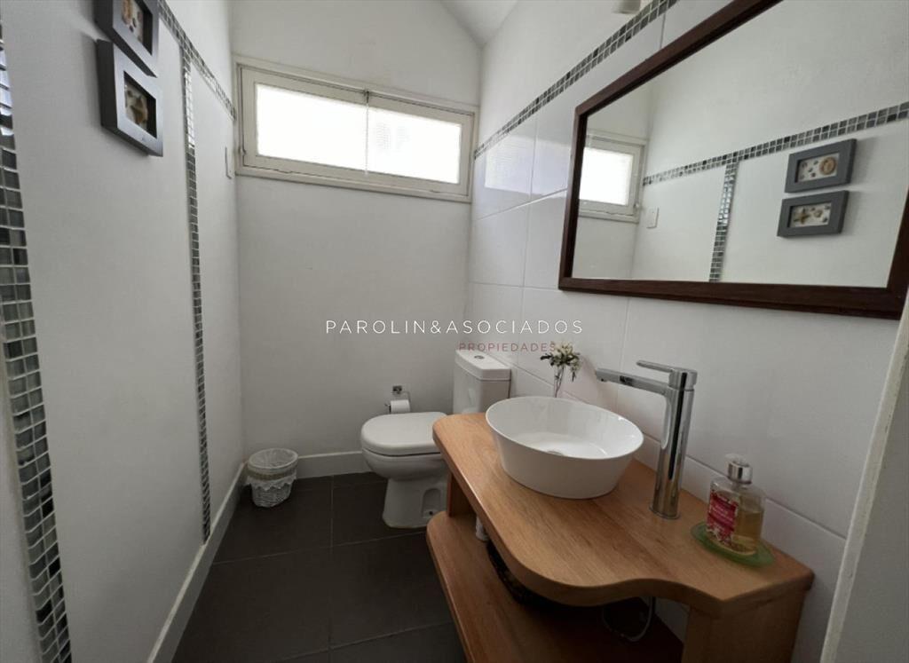 Casa en venta de 4 Dormitorios ubicada en Punta