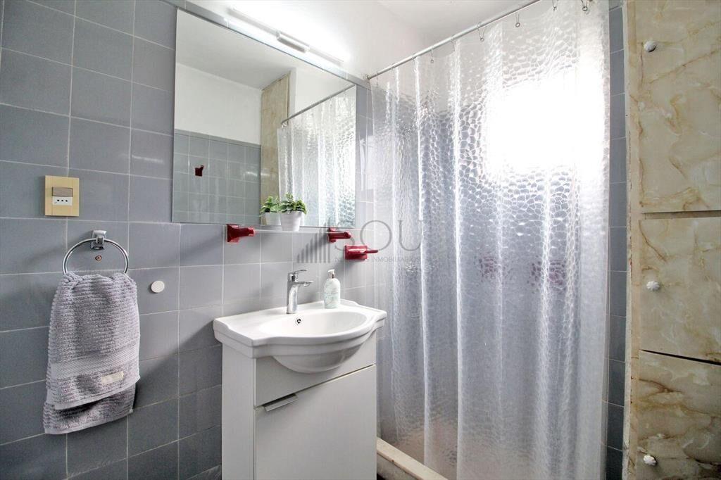 Venta casa cuatro dormitorios más escritorio, patio y garag