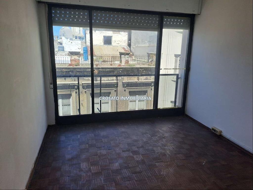 alquiler oficina Ciudad Vieja,3 ambientes