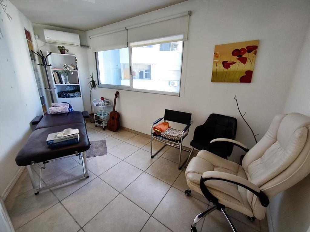 Venta en Tres Cruces de Apartamento para Oficina en Torre d