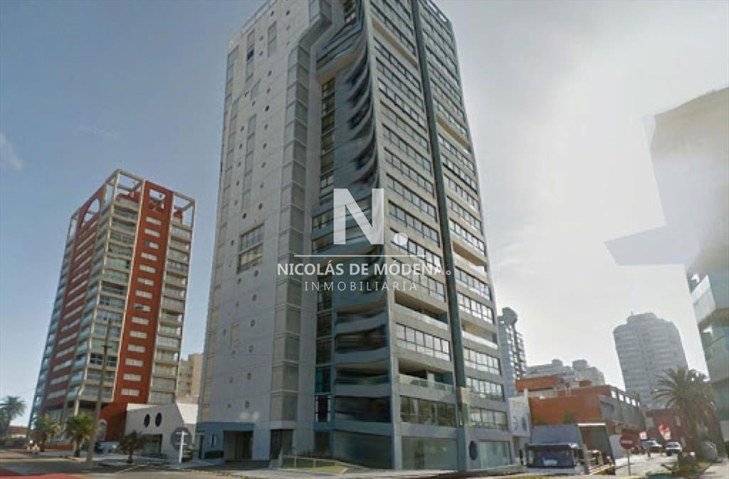 Apartamento de 3 dormitorios en Peninsula en -