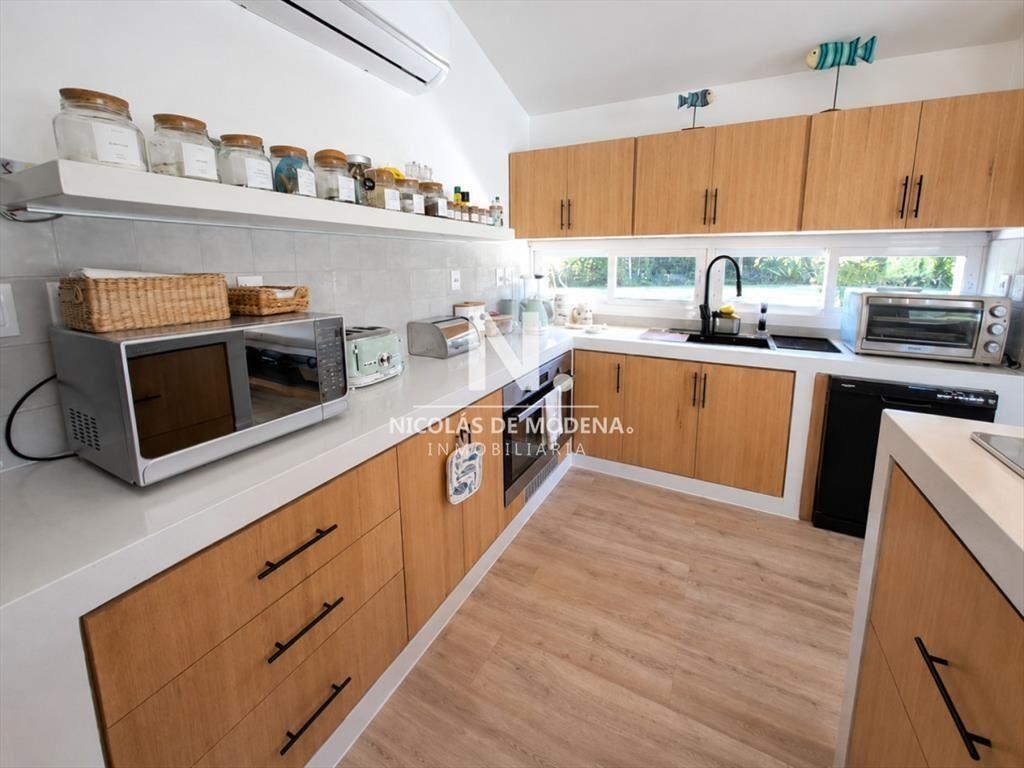 En venta casa de 5 dormitorios en Punta del Este,