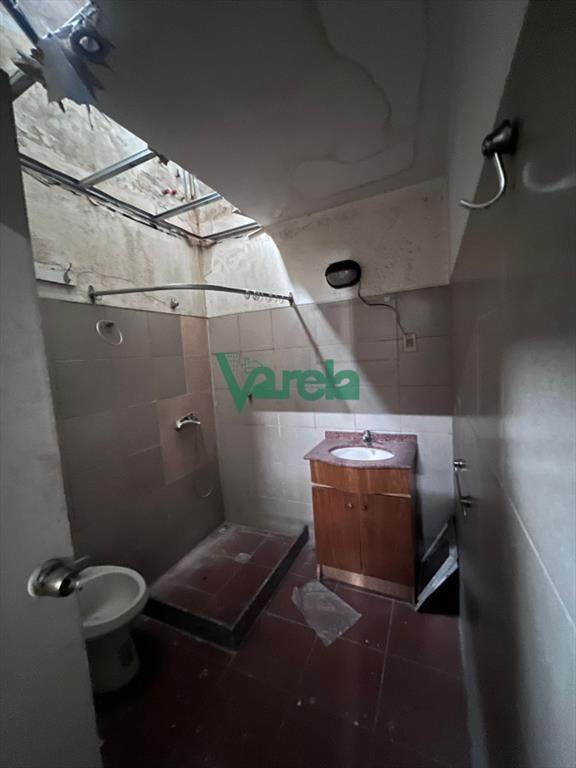 venta local comercial con deposito y oficina con
