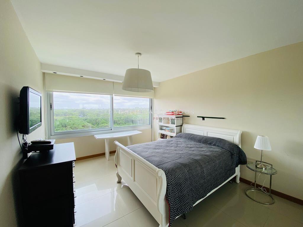 Apartamento en venta de 3 dormitorios en Tiburón