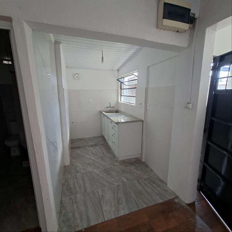 ALQUILER CASA 1 DORMITORIO COCHERA PATIO VERDE MALVIN NORTE