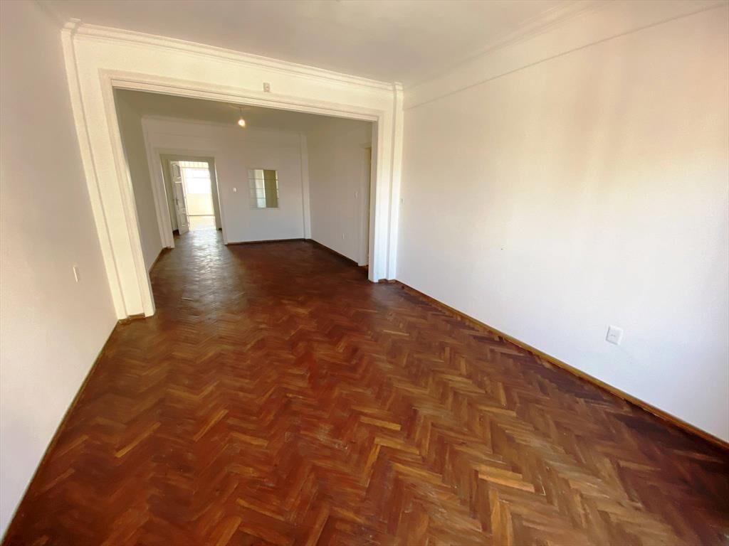 Venta de Apartamento con 4 dormitorios en Cordón. CON RENTA!