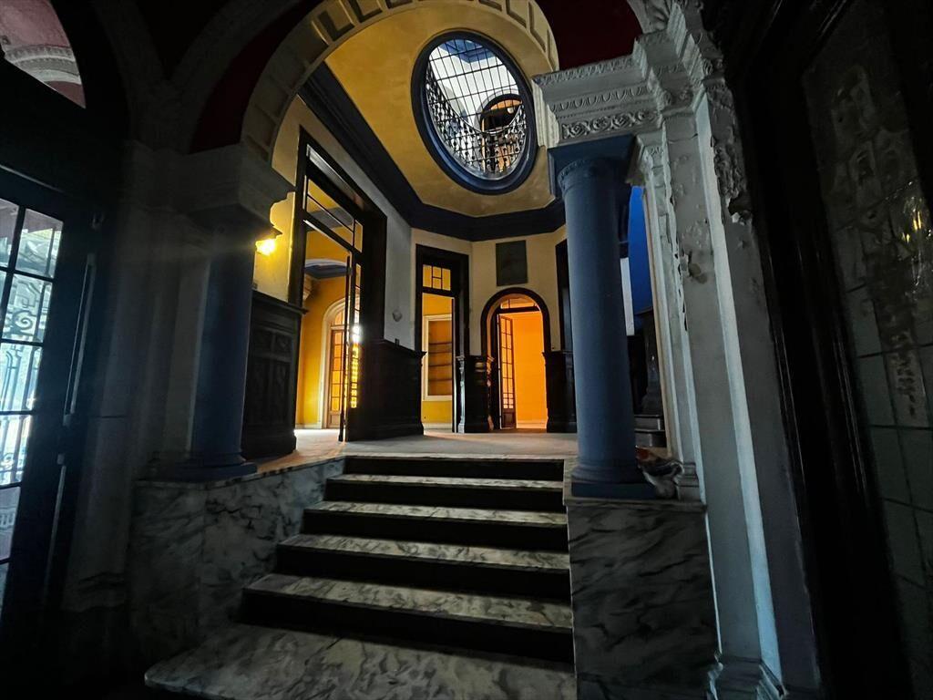 Excelente casa, ideal empresa o edificio sobre Agraciada!!