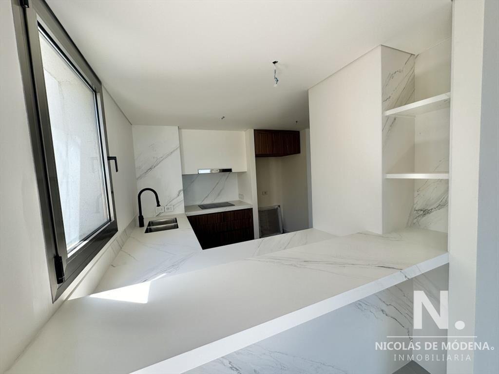 Vende departamento de 3 dormitorios en Manantiales.