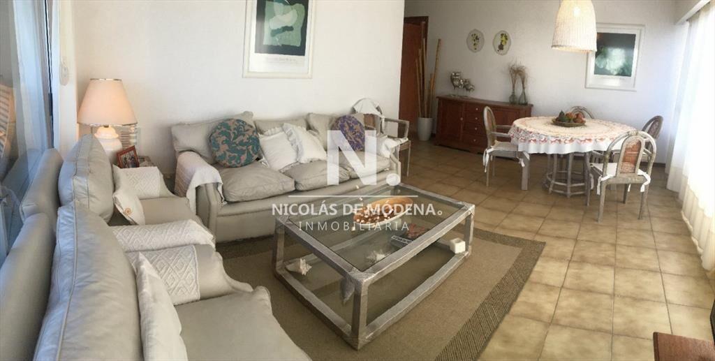 Muy buen departamento, excelentes vistas playa y