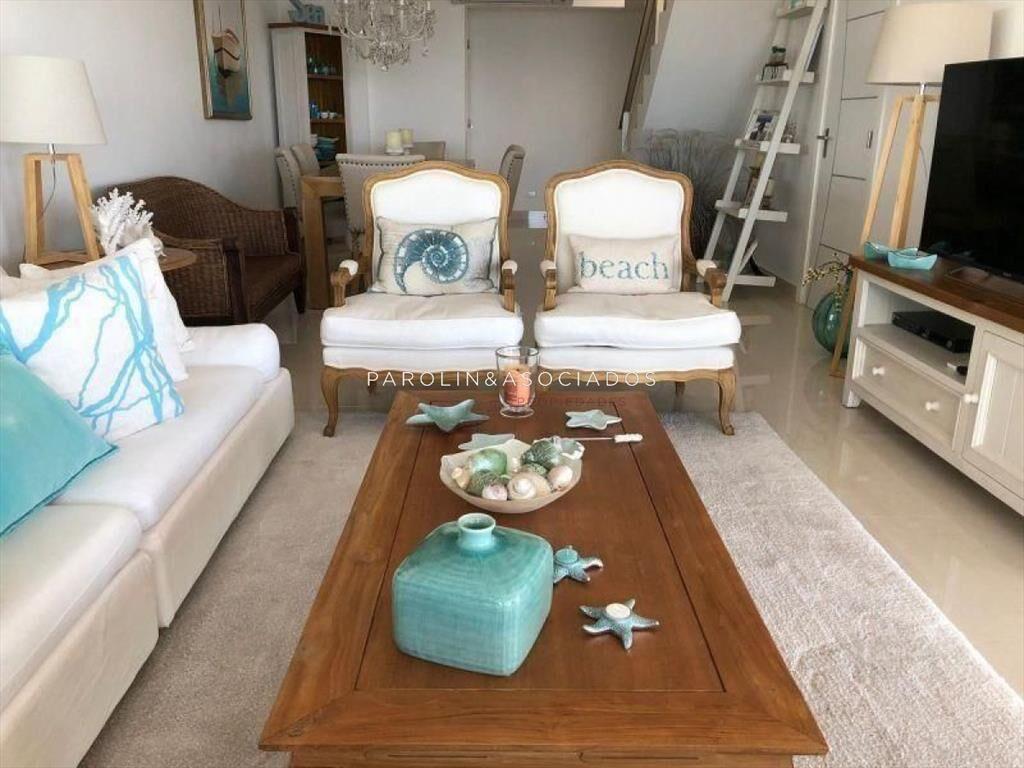 Apartamento de 3 dormitorios en Miami Boulevard,