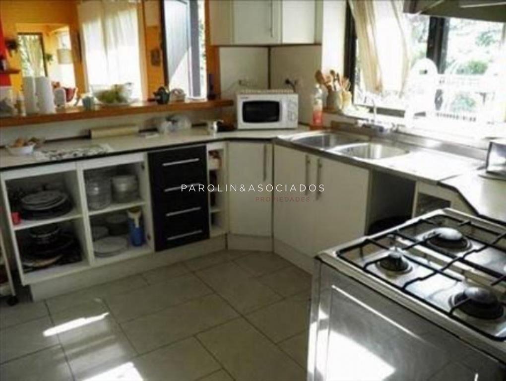 Venta de casa de 6 dormitorios en zona exclusiva de Punta d