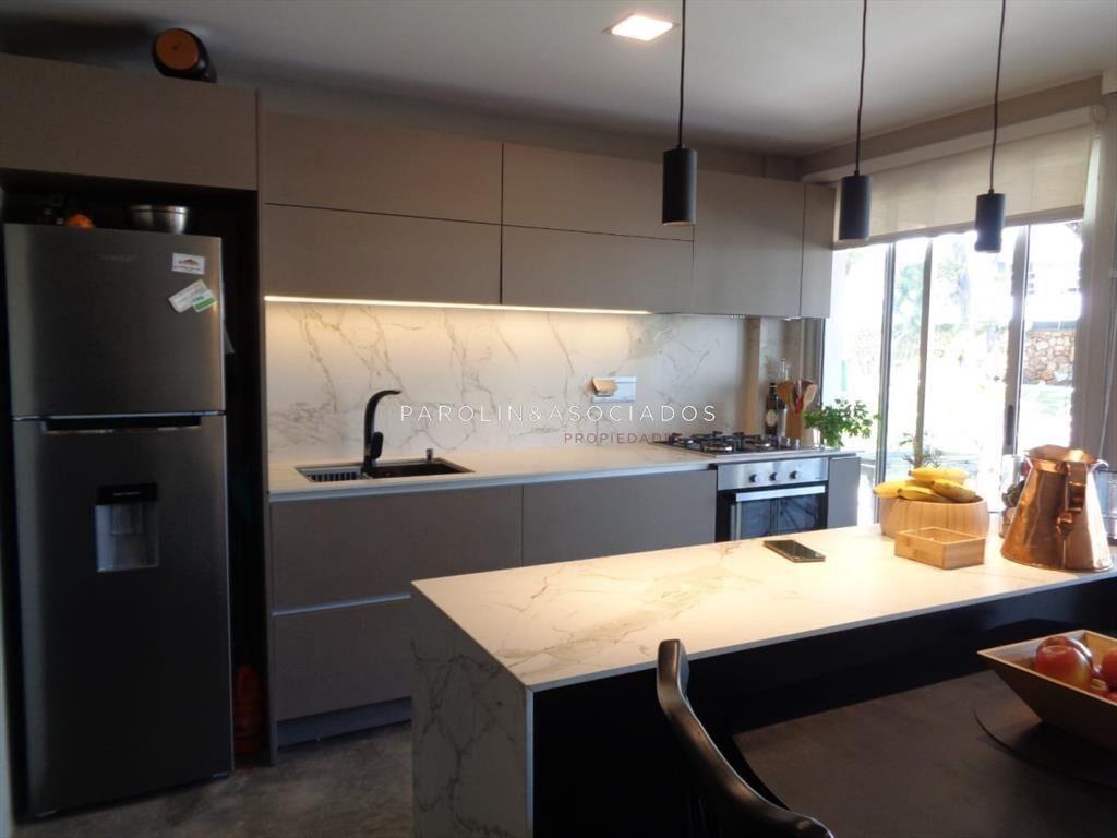 Apartamento de 2 dormitorios en venta en Punta