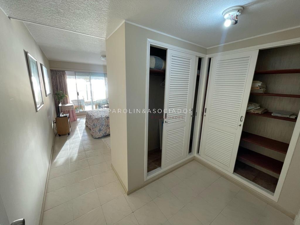 Apartamento en venta en primera línea de Mansa 2