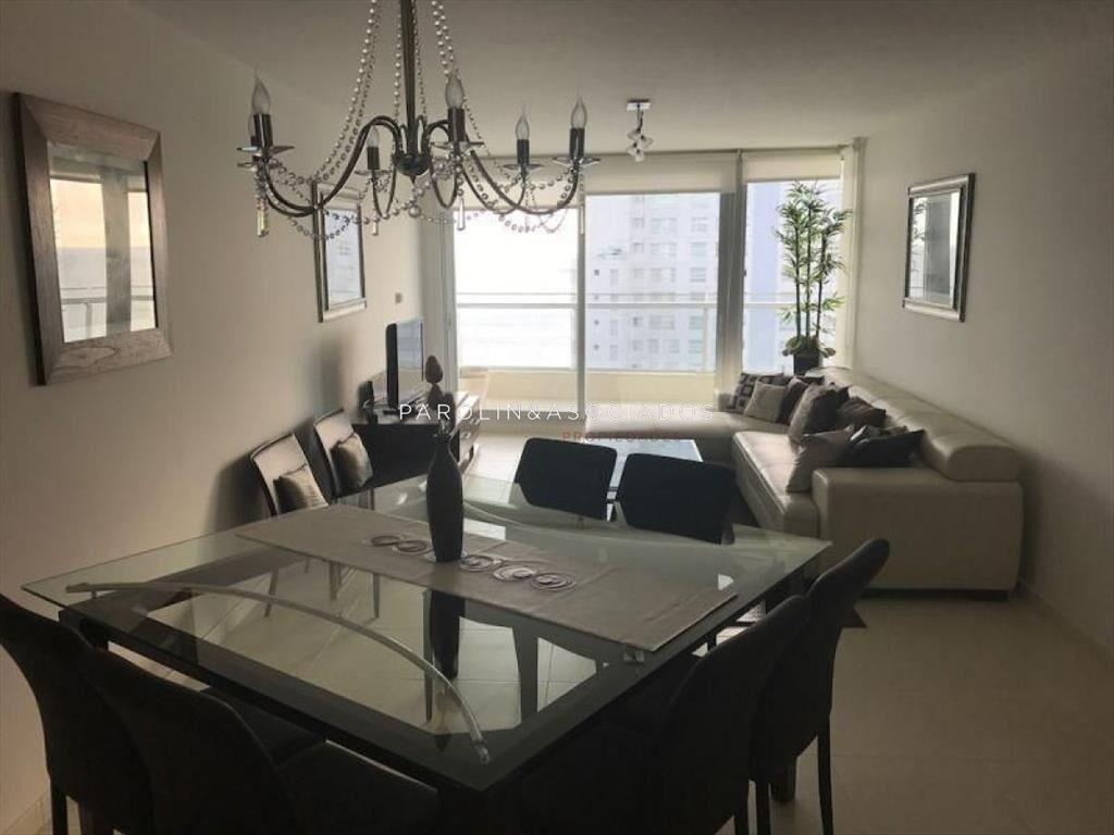 Apartamento en venta de 2 dormitorios en Season