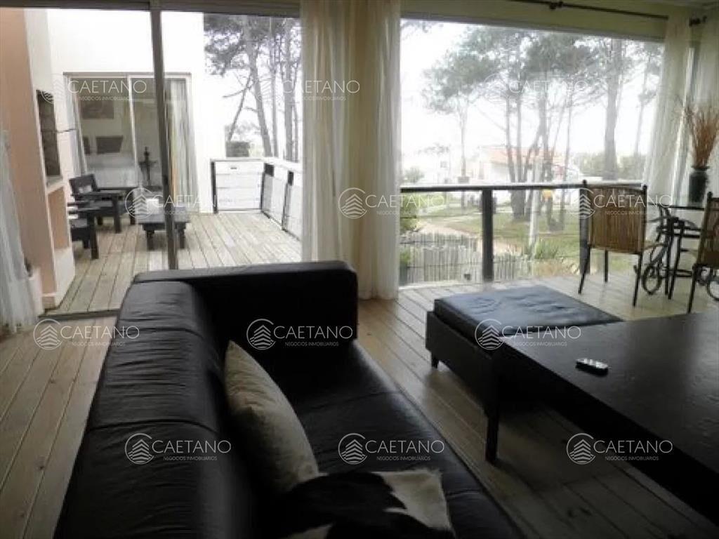 Venta casa 5 dormitorios Montoya La Barra