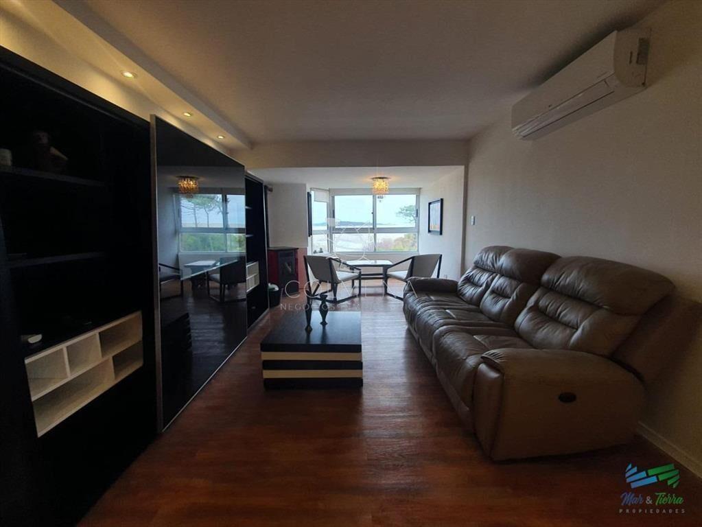 Edificio de 3 dormitorios en Punta del Este Mansa