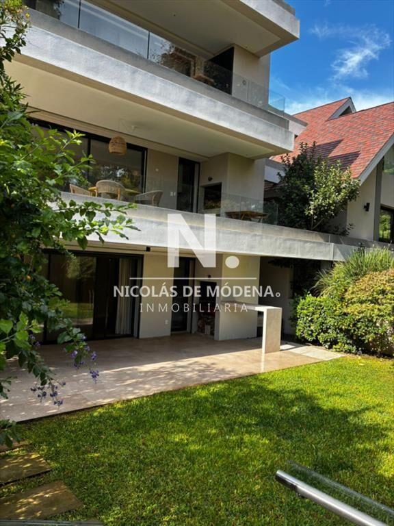 Venta Apartamento 3 Dormitorios con Cochera y Piscina en Ca