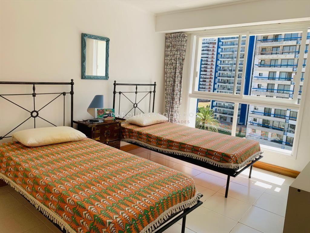 Apartamento en venta de 3 suites en edificio del