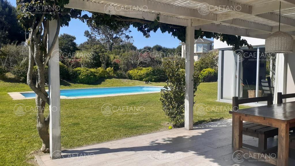 Casa Moderna en Montoya