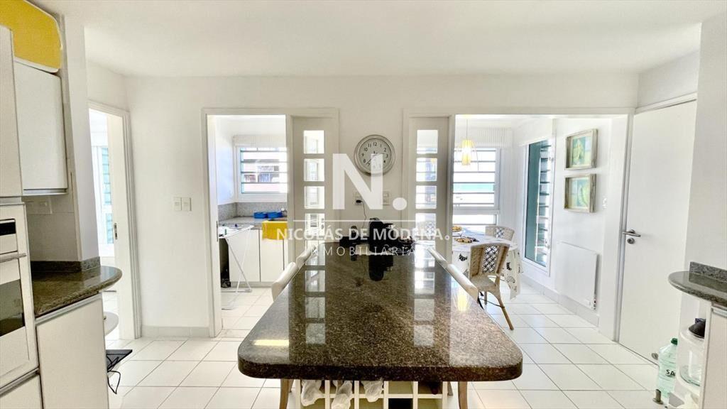 Apartamento de 4 dormitorios en venta, Brava -