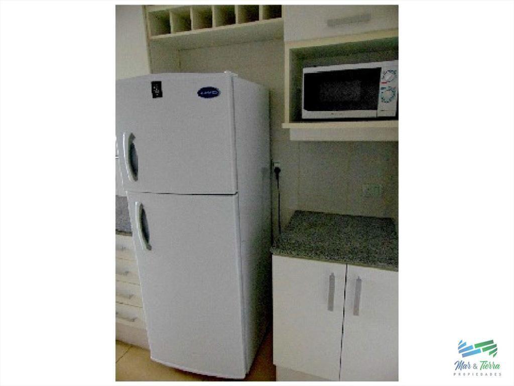 Apartamento en Brava, 3 dormitorios *
