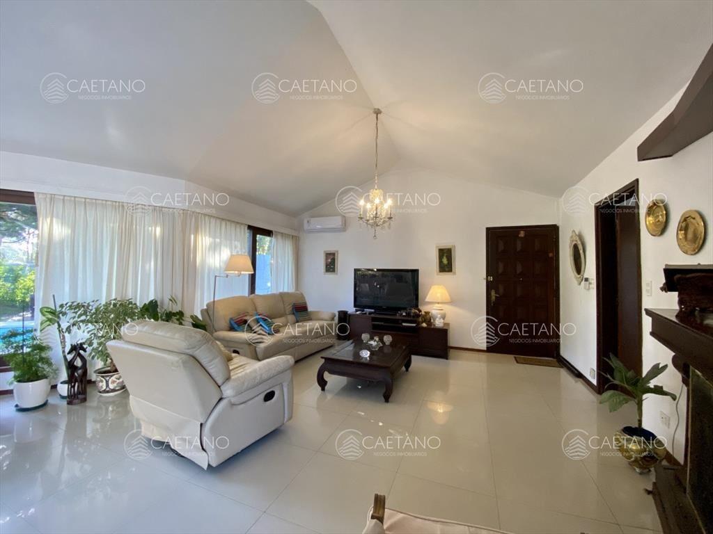 Hermosa casa, ubicada en un lugar inmejorable!