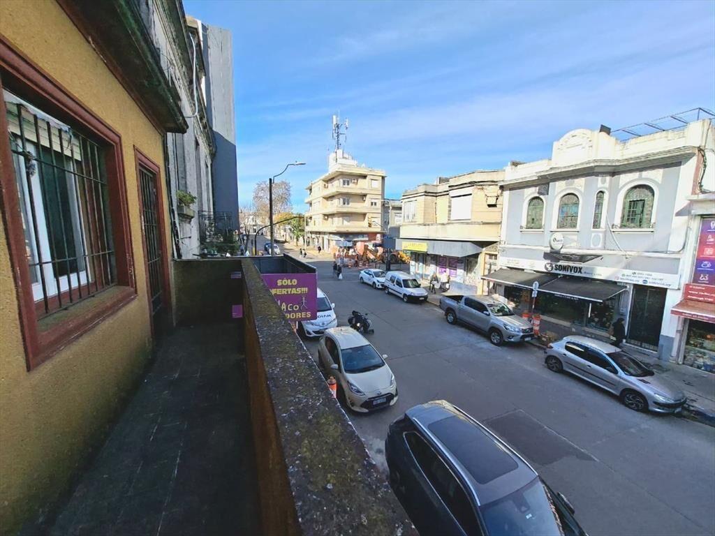 VENTA APARTAMENTO 3 DORM PARRILLERO LA COMERCIAL