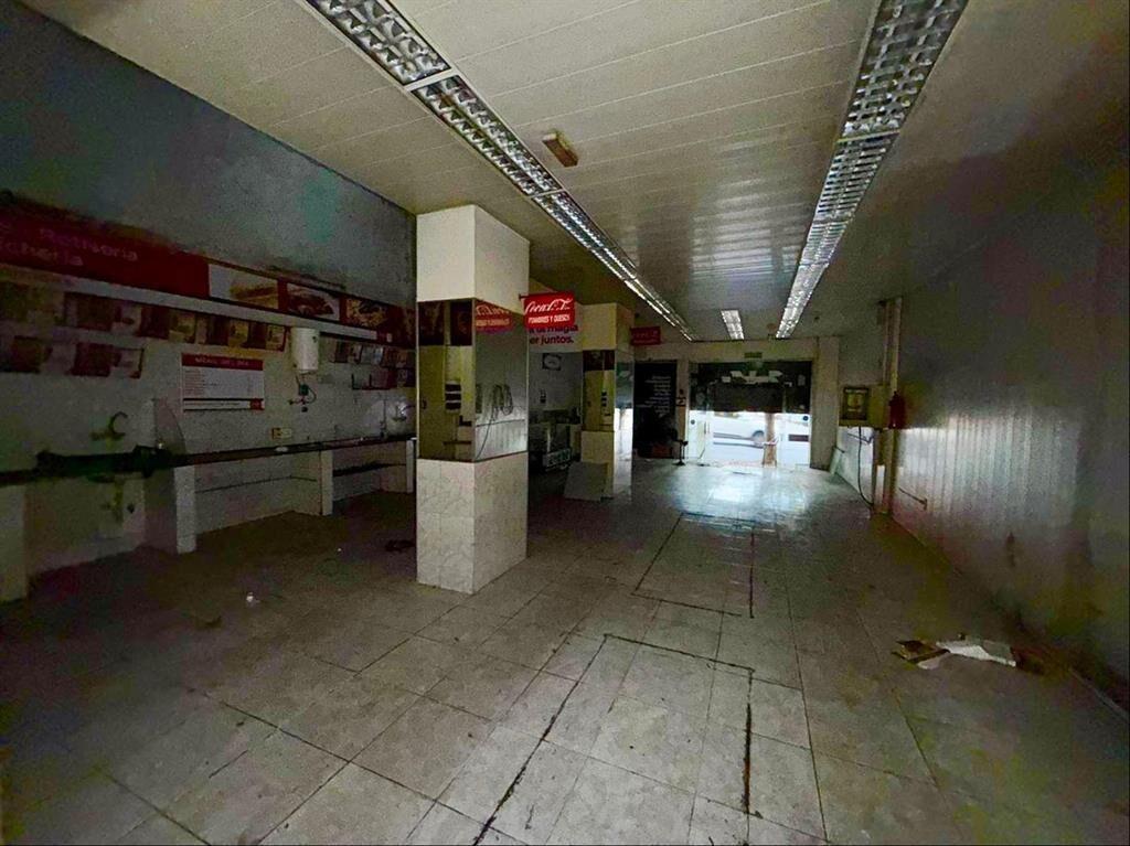 Venta local comercial en Prado sobre Agraciada y Tapes