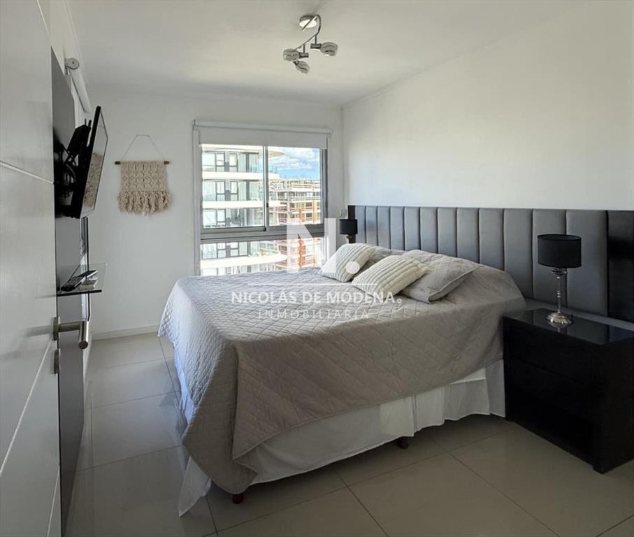 Vende departamento de 2 dormitorios en Punta del Este