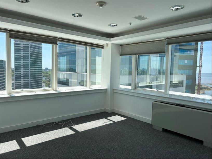 Oficina -VENTA CON RENTA- World Trade Center -WTC- BUCEO