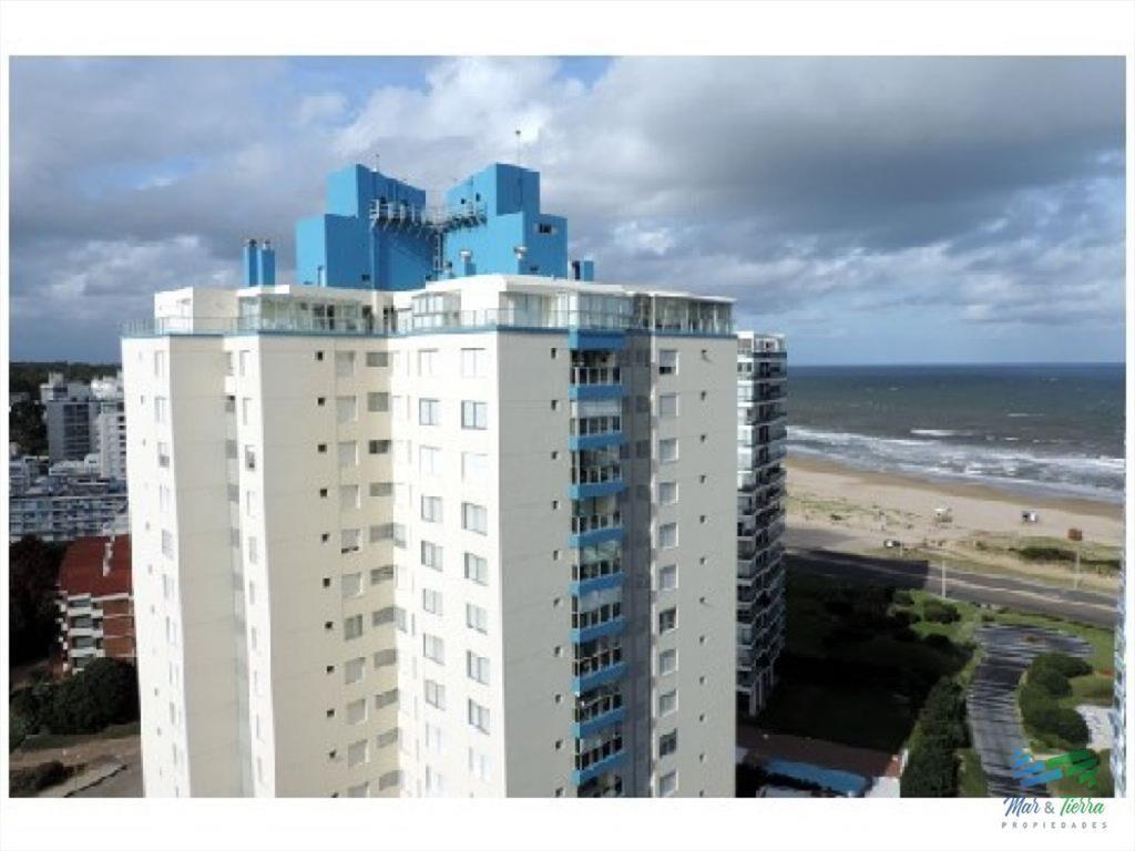 Apartamento en Brava, 2 dormitorios *