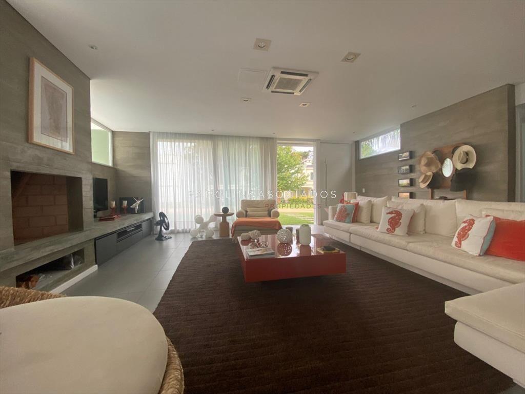 Casa en venta de 5 dormitorios en Mansa, Punta