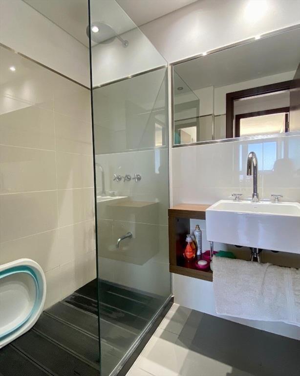 Apartamento en venta de 2 dormitorios 2 baños y garaje e...