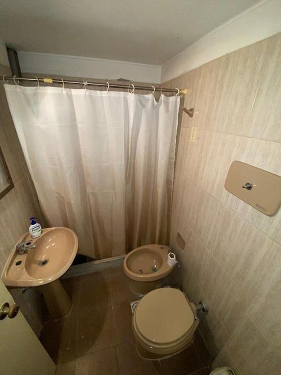 VENTA DE 3 APARTAMENTOS PARA RENTA U OFICINAS PATIO PROPIO