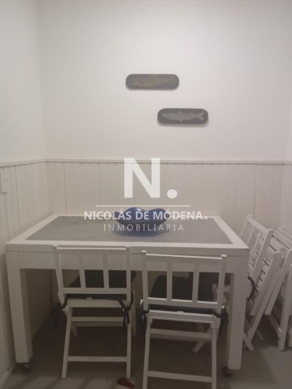 Vende Apartamento de 4 dormitorios,  Punta del