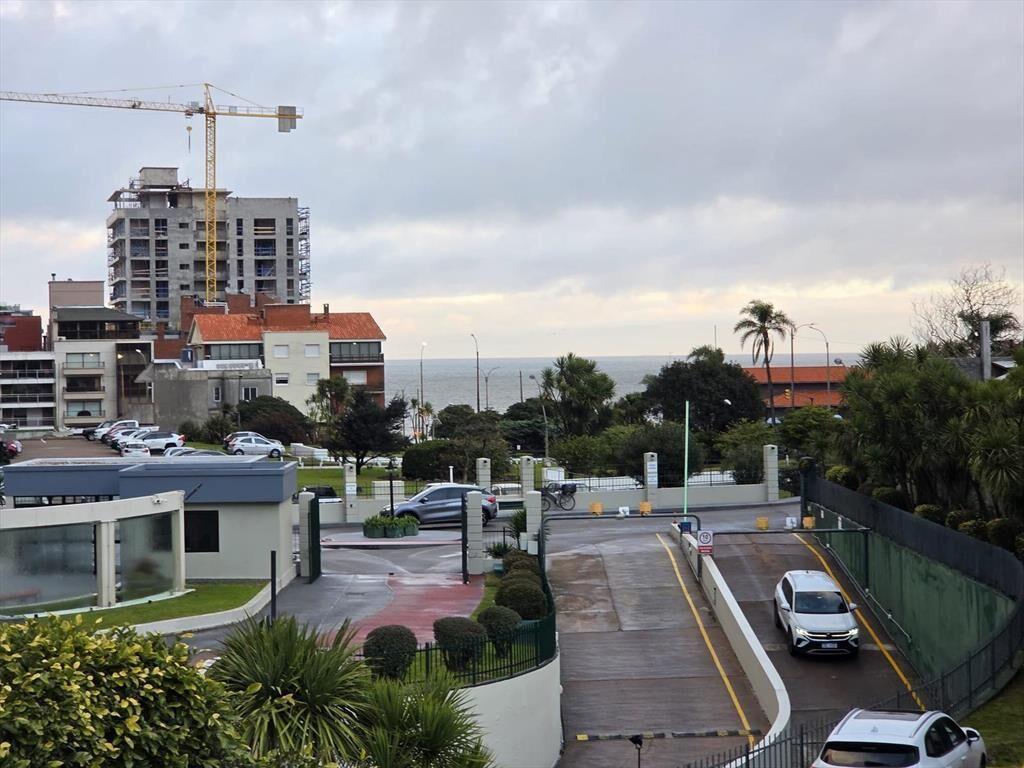 Apartamento -Loft, Puerto del Buceo, 76 m2, garage !!