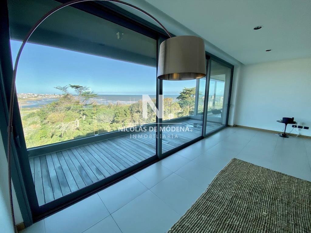 Venta departamento 3 dormitorios y dependencia en
