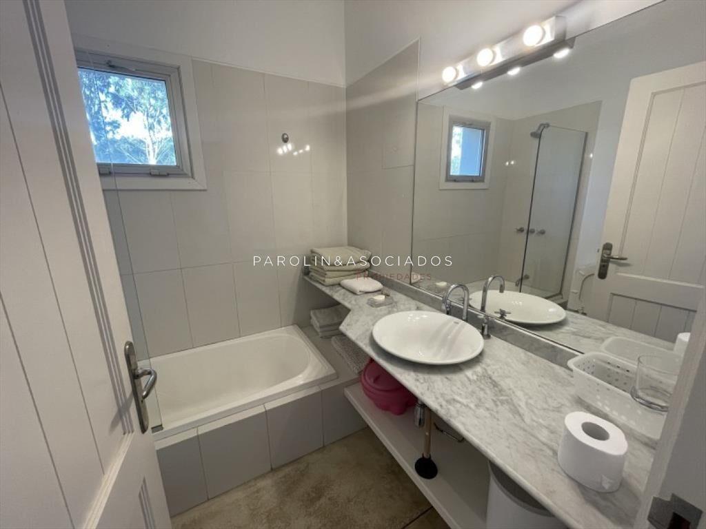 Casa en venta de 3 dormitorios en Manantiales,